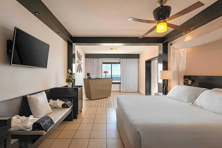 Bedroom 4, Ocean Coral Riviera Cancún All Inclusive, Benito Juárez