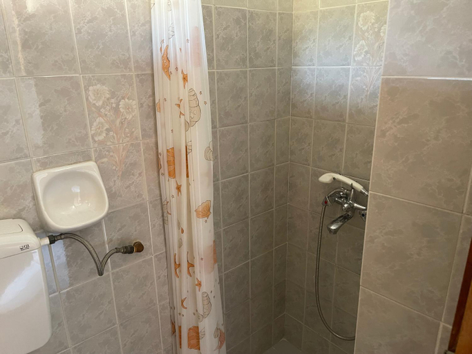 Bathroom 3, Matina's house, North Aegean