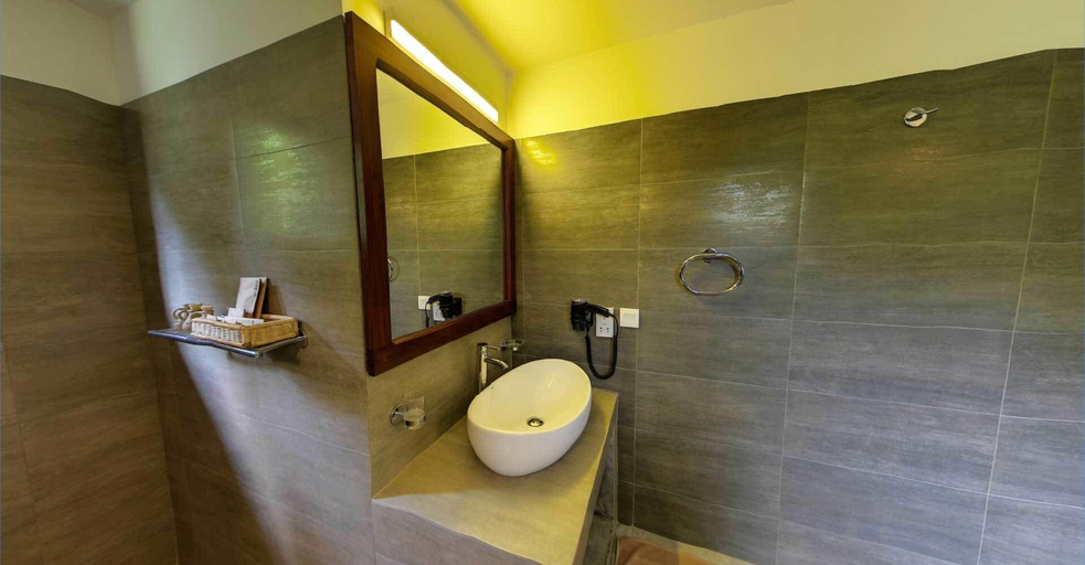 Bathroom 4, Ehalagala Lake Resort & SPA, Dambulla
