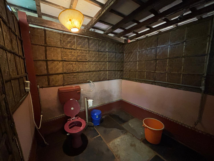 Bathroom 2, Khaama Kethna Eco Sustainable Village, South Goa