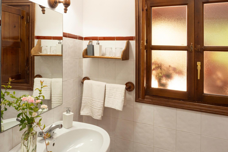 Bathroom 3, El Jardin del Conde, Salamanca