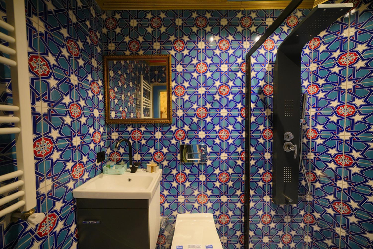 Bathroom 2, Goreme Palace Stone Hotel, Nevşehir