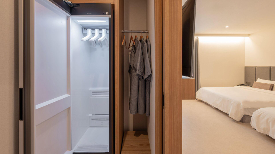 Bedroom 1, H Avenue, Nam