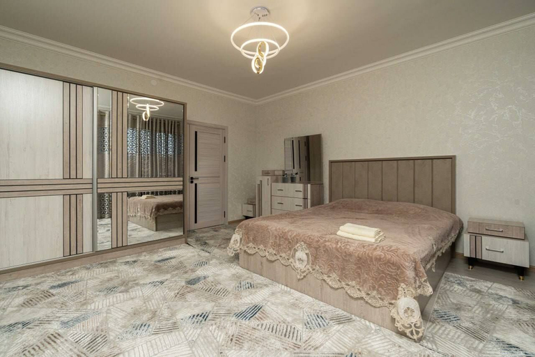 Room 1, Chaqar 212, Tashkent City