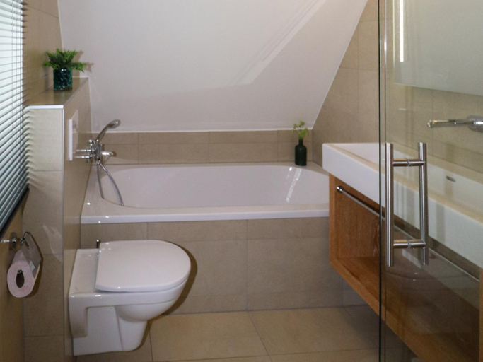 Bathroom 3, Lakeside Villa With Terrace, Lemsterland