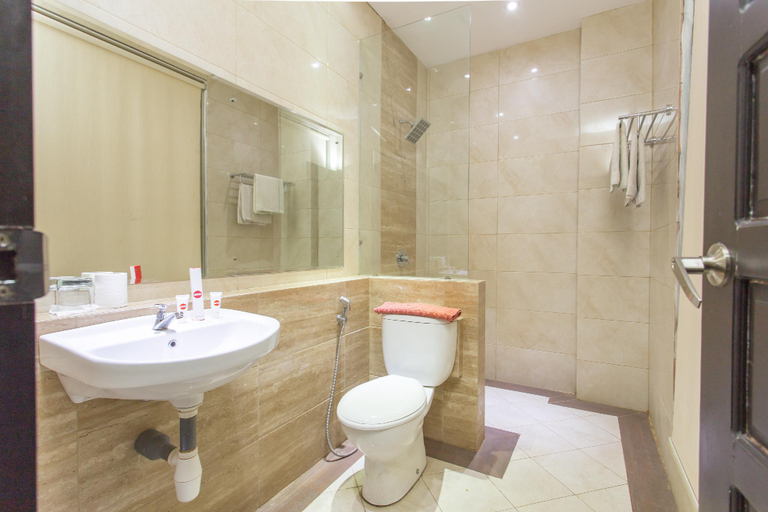 Bathroom, Hotel O Sejati, Balikpapan