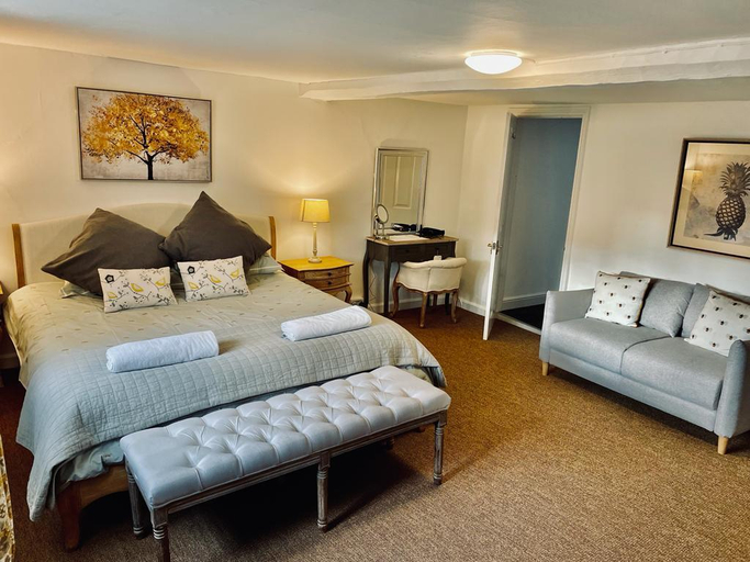 Bedroom 4, Griffin Inn, Lincolnshire