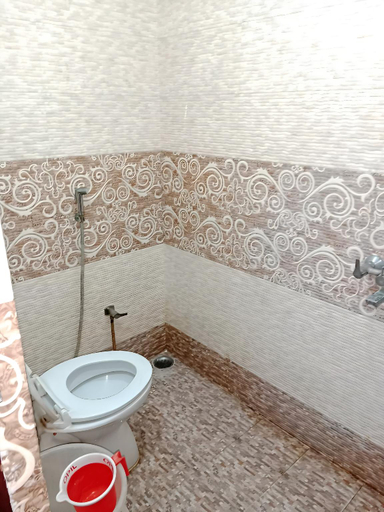 Bathroom 4, New hotel blue stars, Varanasi