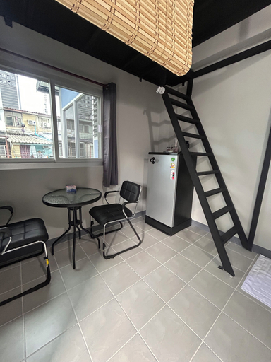 Living area 2, Munchies Bed&Breakfast, Wattana