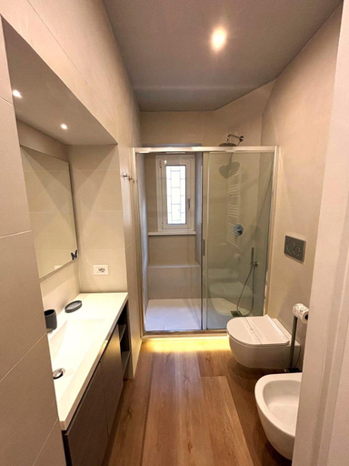 Bathroom 5, Liberty Home, Rome
