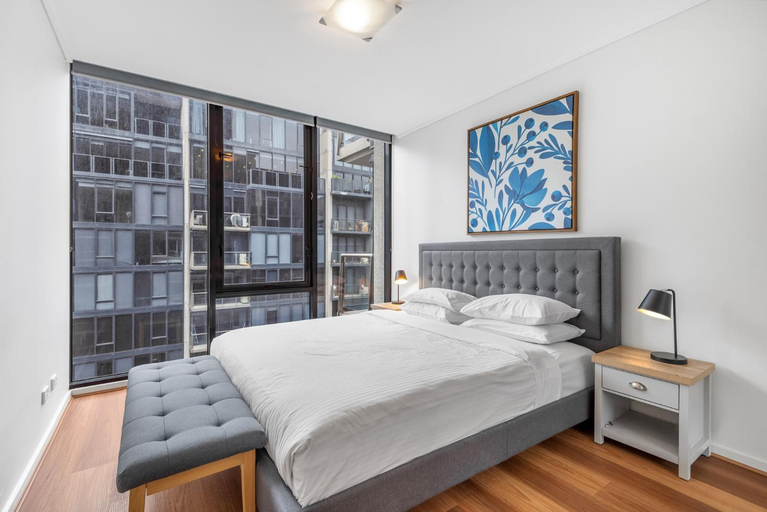 Bedroom 3, Luxe 2-Bed Apartment with River Views Near Casino, Melbourne