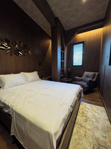Room 5, The HH Point, Tiranës