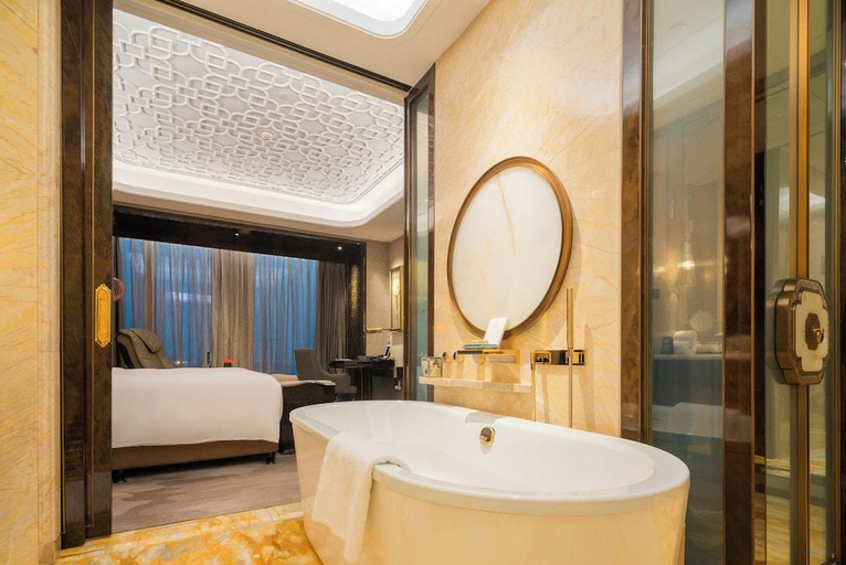 Bathroom, Wanda Reign Chengdu, Chengdu