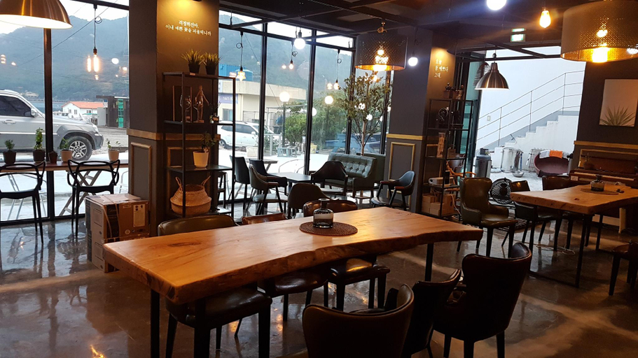 Food & Drinks 2, Tongyeong Chorokbit Bada Pension, Tongyeong
