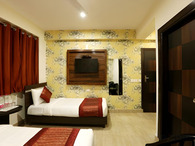 Bedroom 5, Hotel Classic Plaza at Delhi Airport, Delhi