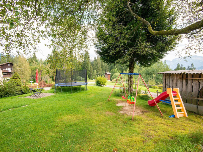 Garden 3, Idyllic Apartment in Sibratsgfall, Bregenz
