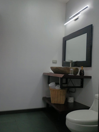 Bathroom 3, Scala Inn, San Carlos