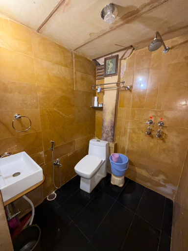 Bathroom 5, Hotel Victoria, Jaisalmer