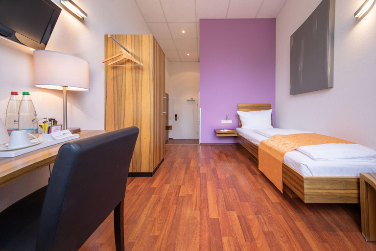 Bedroom 3, AMH Airport-Messe-Hotel Stuttgart, Esslingen