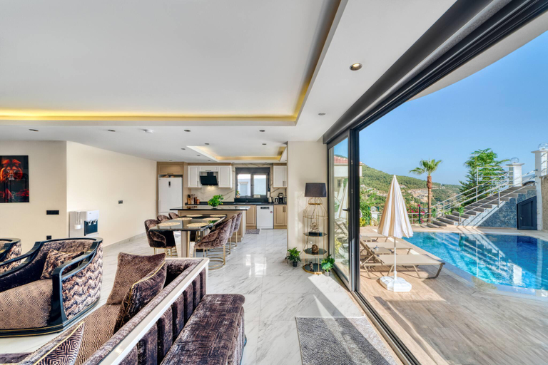 Swimming pool 3, Modern Villa Private Pool 10 min to Kleopatra Beach, Alanya