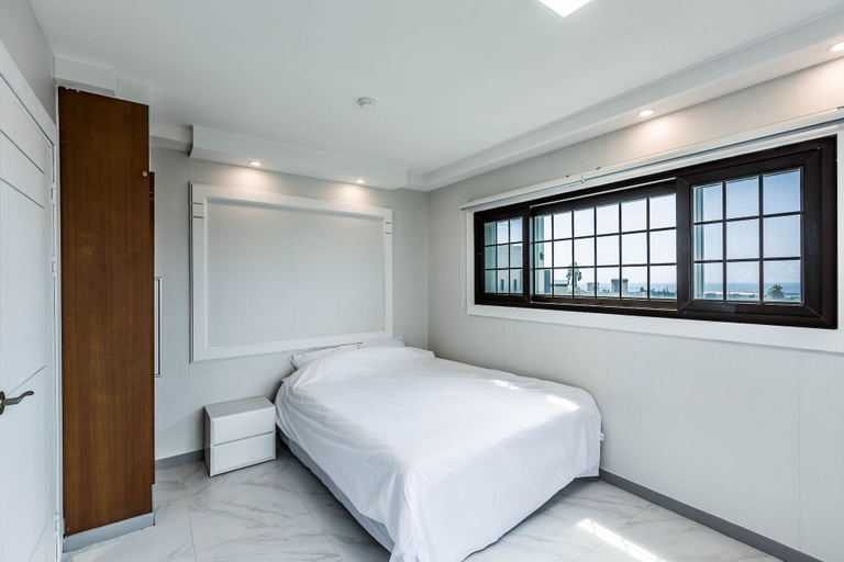 Room 3, Monaco Pool Pension, Seogwipo