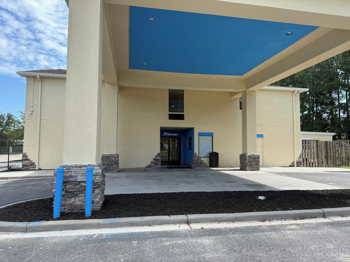 Front of property 4, Coastal Comfort Hotel, Horry