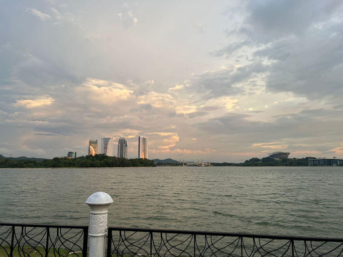 Others 4, Casa Blanca, Sepang