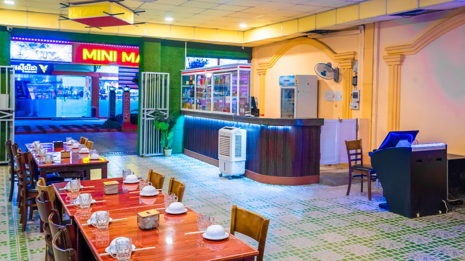 Food & Drinks 5, Lucky89 Border Casino, Kampong Rou