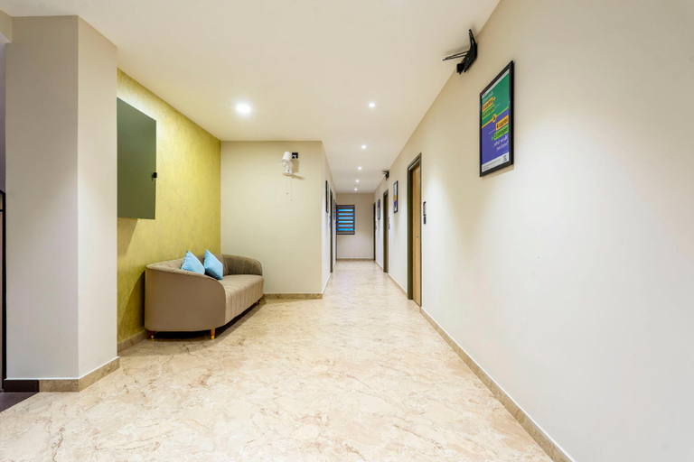 Public Area 3, Treebo Deluxe Inn, Chromepet, Kancheepuram