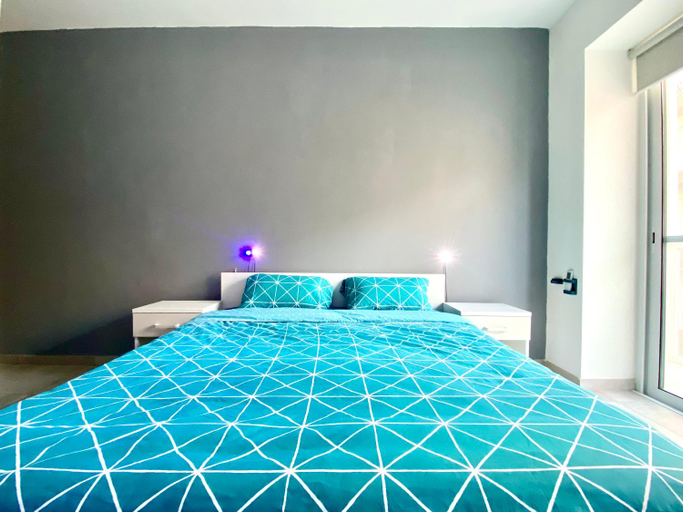 Bedroom 2, Central En-suite with Balcony