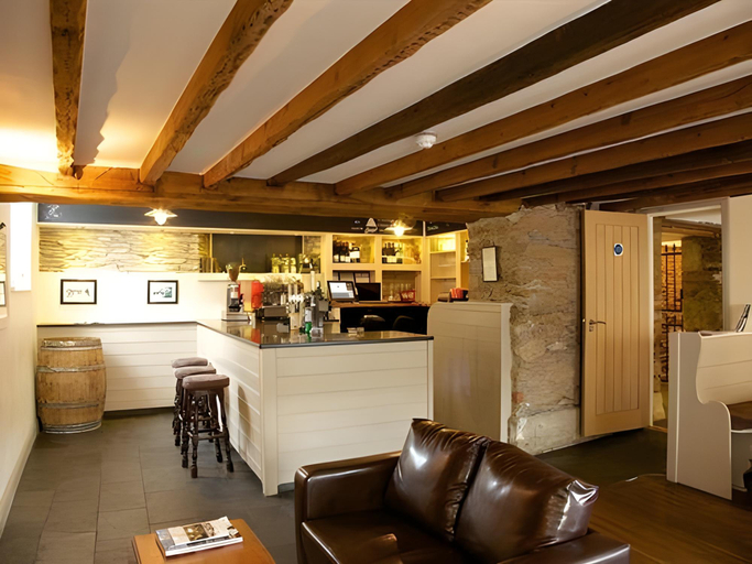 Others 4, Anchor Inn, Devon