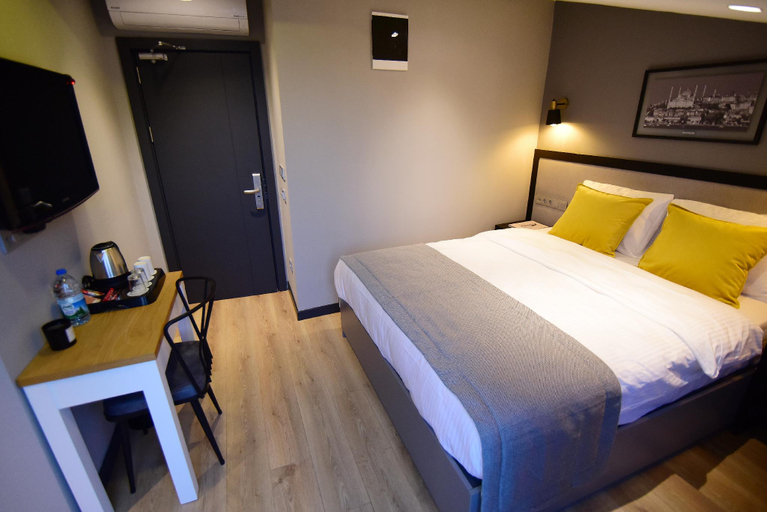 Bedroom 2, The Row Taksim Hotel, Beyoğlu
