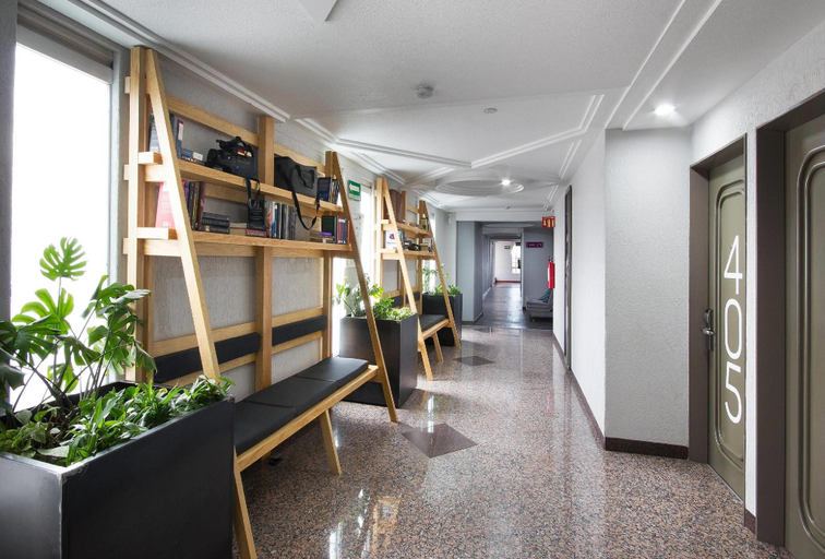 Public Area 2, Hotel MX congreso CDMX Trademark Collection by Wyndham, Mexico City