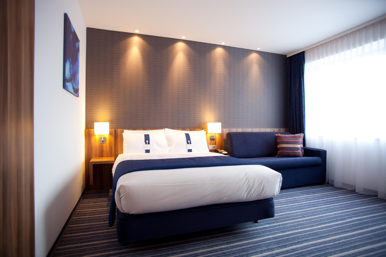 Bedroom 2, Premier Inn Dresden City, Dresden