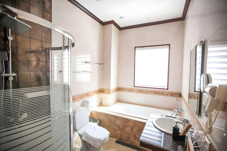 Bathroom 5, Seasons Riverside Hotel, Vientiane