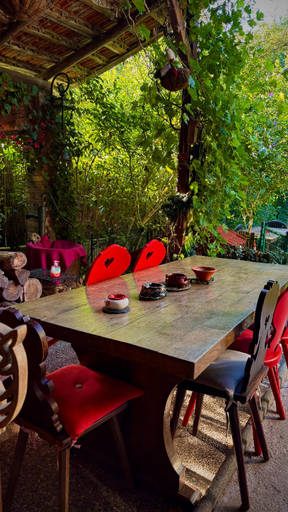 Food & Drinks 4, Between town and country - garden with river, Bas-Rhin
