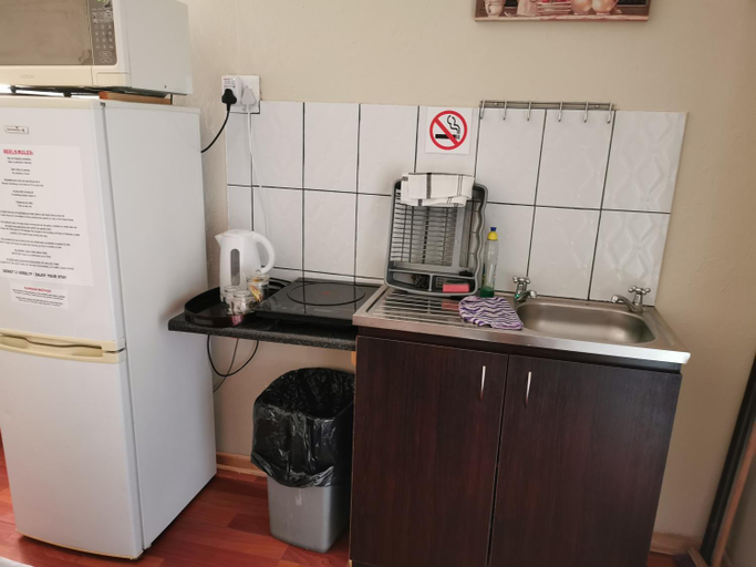 Others 4, Zonneblom Guest House, Chris Hani