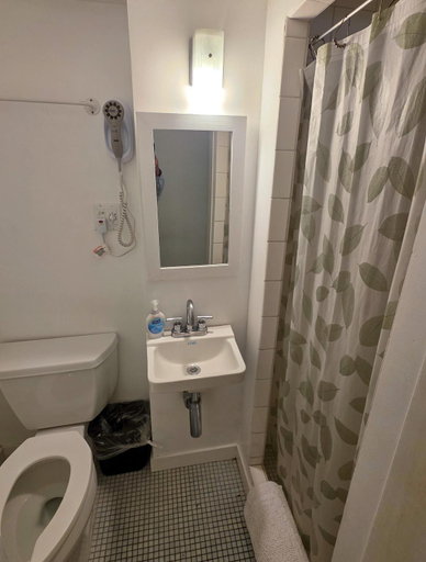 Bathroom 5, Orange Drive Hostel , Los Angeles