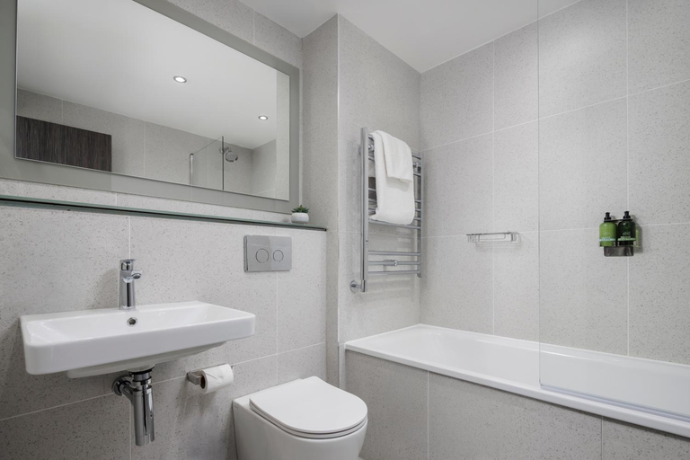 Bathroom 4, Forth House By Supercity Aparthotels, Edinburgh