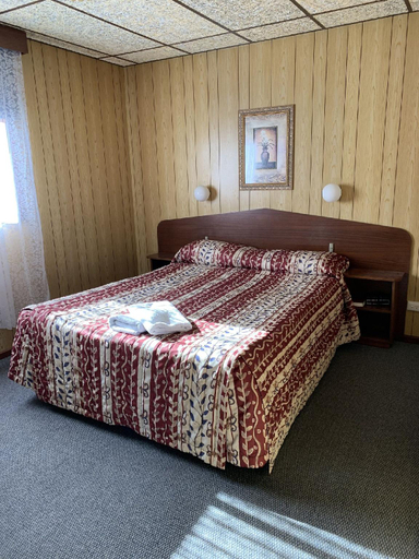 Bedroom 2, Limestone Coast Tourist Park, Grant