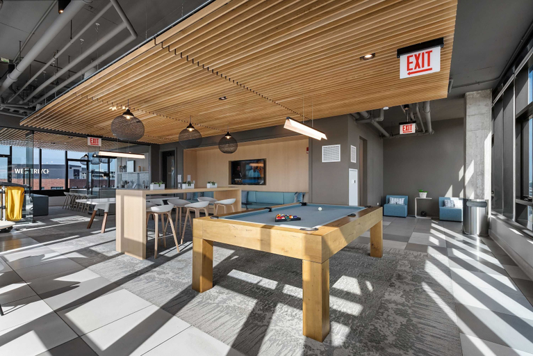 Room 2, Skyline Penthouse Duo 6 Bedrooms for Large Groups, Cook