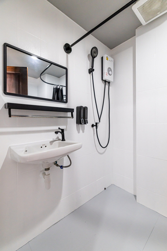 Bathroom 3, Phuket Five Fortune Holiday Hotel, Phuket Island