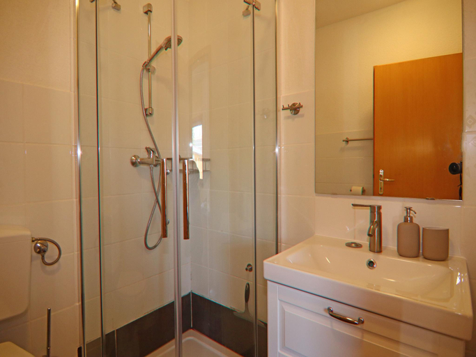 Bathroom 3, Ferienwohnung am Oase am Vilzsee, Mecklenburgische Seenplatte