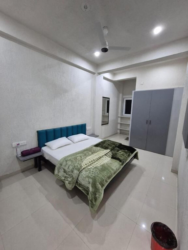 Room 5, HOTEL BLUEBERRY, Jabalpur