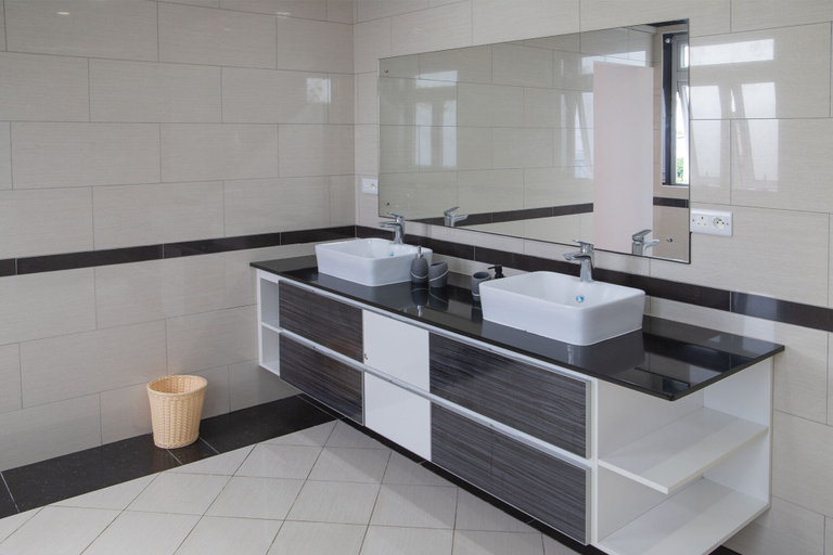 Bathroom 3, Casa Maria, Black River