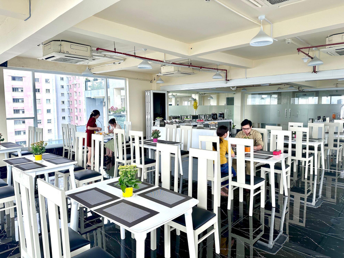 Food & Drinks 5, Huazhu Hotel, District 1
