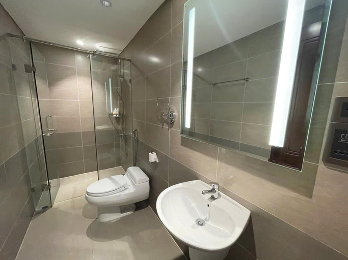 Bathroom 4, Luxury Apartment in Beach Front Building with Ocean View, Da Nang