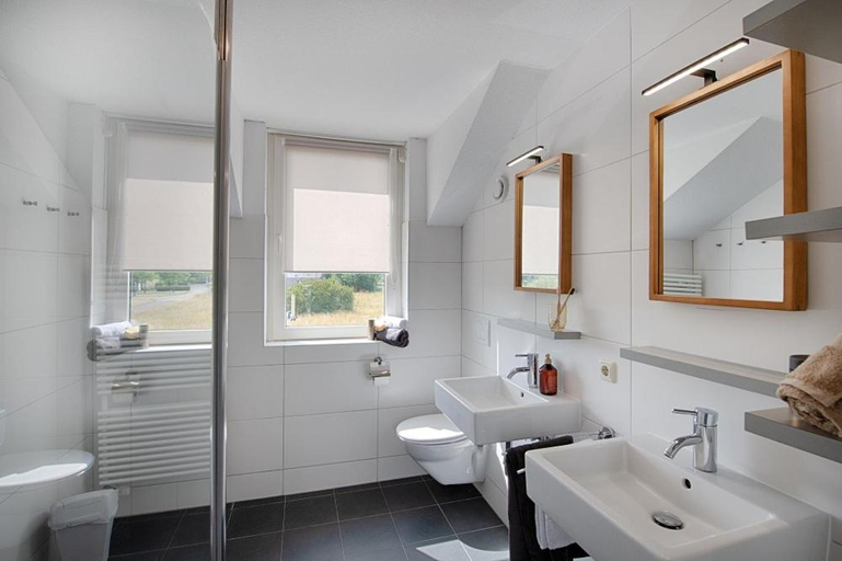 Bathroom 3, Resort Boschmolenplas, Heel