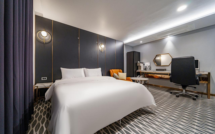 Bedroom, Asan Brown Dot Asan Terminal Branch, Asan