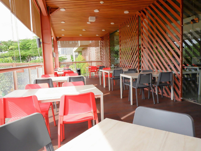 Food & Drinks 4, Swiss-Belexpress Cilegon, Cilegon